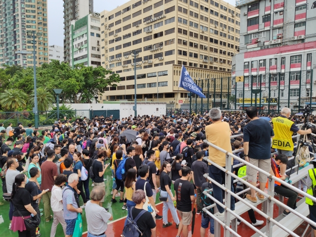 Hong Kong'da protestolar hız kesmiyor